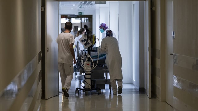 Versicherer bremsen bei Rückführungen von Covid-Patienten