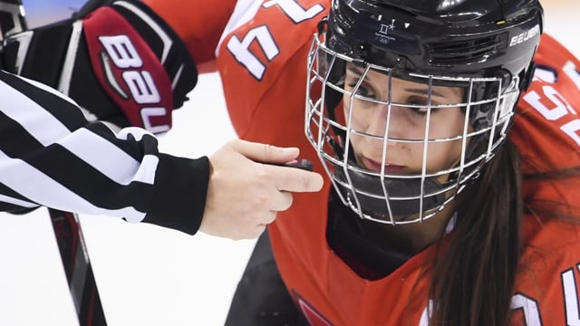 Eishockeyspielerin Evelina Raselli lebt in Boston ihren Traum