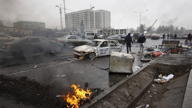  Medien berichten von Explosionen und Schiessereien in Almaty