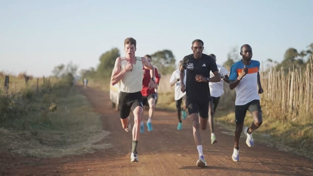  Triathlet Max Studer lernt in Kenia von den Besten