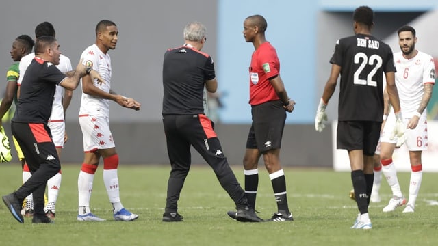  Schiedsrichter pfeift Afrika-Cup-Match gleich zweimal zu früh ab