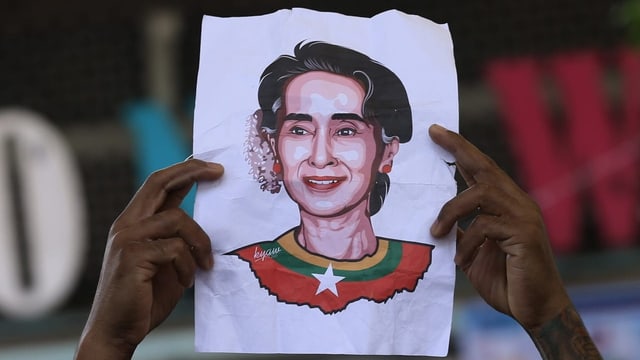  Aung San Suu Kyi zu fünf Jahren Haft verurteilt