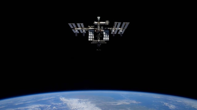  Erste Weltraumtouristen-Crew auf dem Weg zurück zur Erde