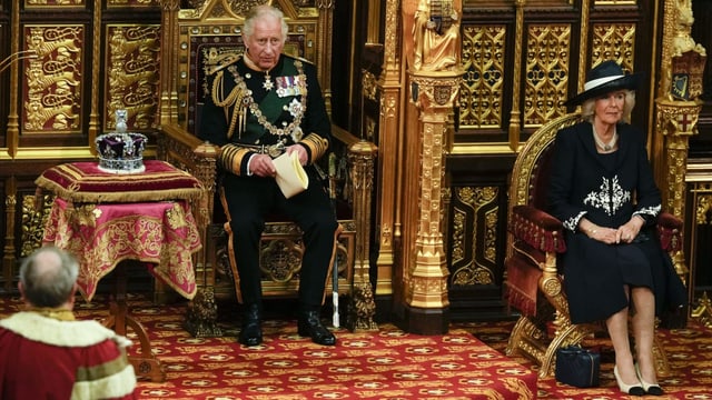  Prinz Charles leitet erstmals Parlamentseröffnung in London