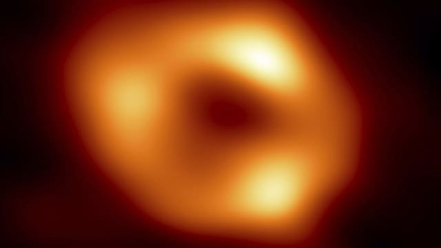  Erstes Bild vom Schwarzen Loch im Zentrum der Milchstrasse