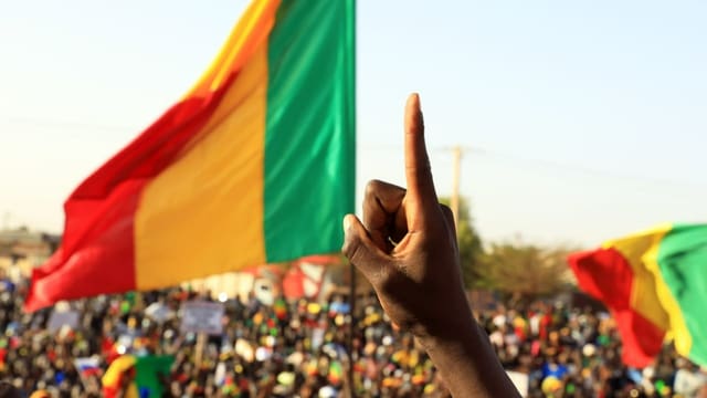 Mali kündigt Militärkooperation mit Frankreich