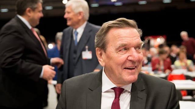  Gerhard Schröder: Was ihm bleibt, ist ein gepanzerter Mercedes