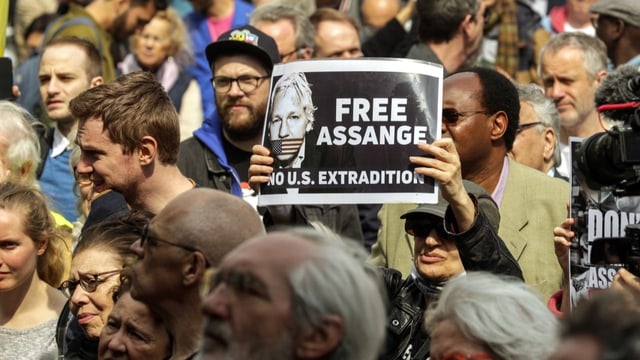  Grossbritannien genehmigt Assange-Auslieferung an die USA