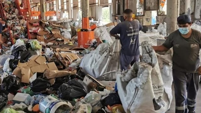  Eine Müllsammlerin bringt die Stimmen der Strasse in die Politik