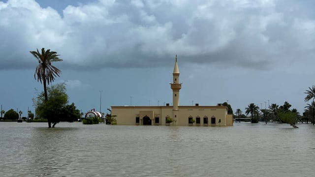  Heftige Regenfälle im Nahen Osten führen zu Überschwemmungen