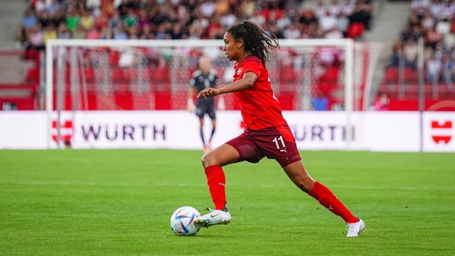  Fussballerin Coumba Sow zu Gast im «Sportpanorama»