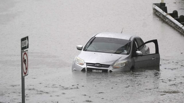  Überschwemmungen in Dallas: Richter ruft Katastrophenfall aus