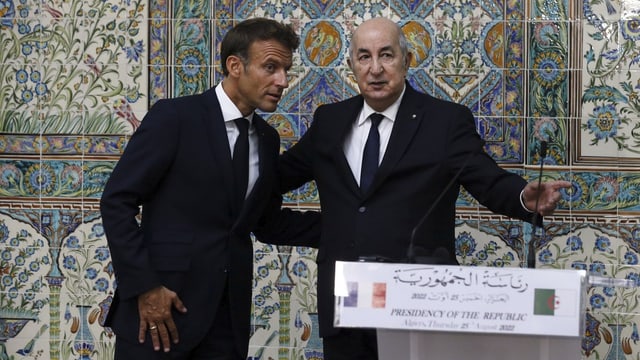  Emmanuel Macron auf heikler Mission in Algerien