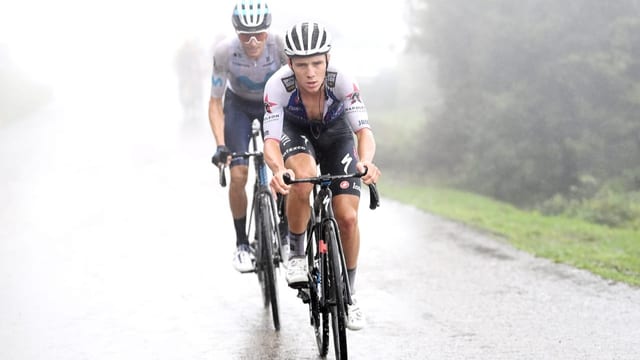  Evenepoel bindet Roglic zurück – Doppelschlag von Küng