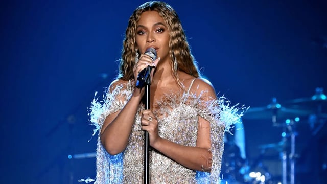  Beyoncé muss über die Bücher – aber wie stellt sie das an?