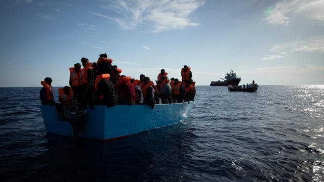  Über 1000 Migranten aus Mittelmeer und Ärmelkanal gerettet