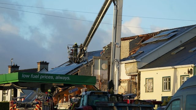  Irland: Explosion an Tankstelle fordert mindestens zehn Tote