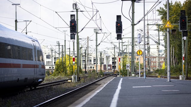  Störung im Bahnverkehr: Deutsche Bahn spricht von Sabotage