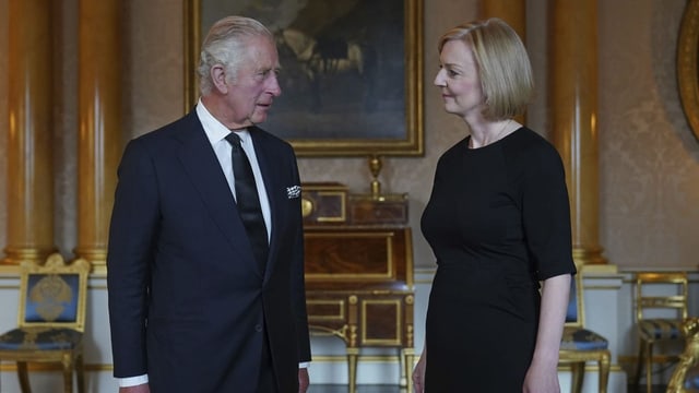  King Charles III. empfängt Truss wenig schmeichelnd zur Audienz