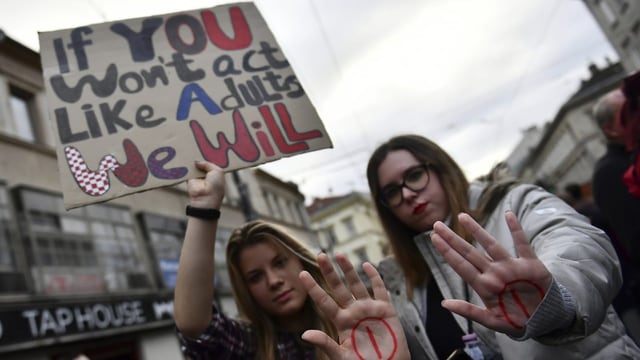  Lehrpersonen wehren sich gegen Ideologie im Schulzimmer