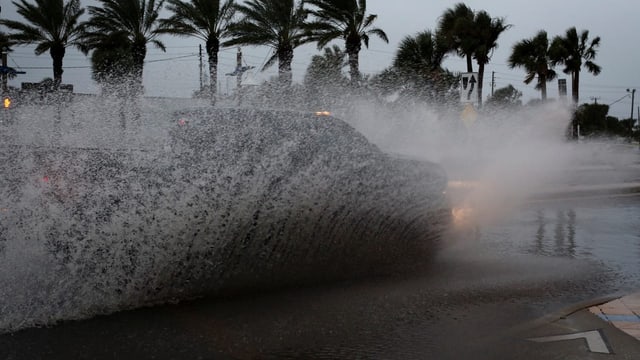  Hurrikan «Nicole» erreicht die Ostküste Floridas