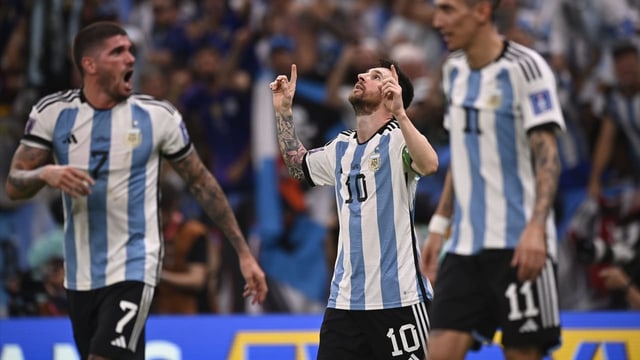  Messi wie Maradona: Argentinien müht sich gegen Mexiko zum Sieg