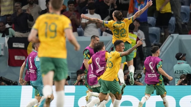  «Socceroos» hüpfen in den WM-Achtelfinal – schwache Dänen out