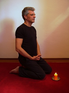  Online-Dating: Meditation und Yoga beeinflussen die Partnerwahl