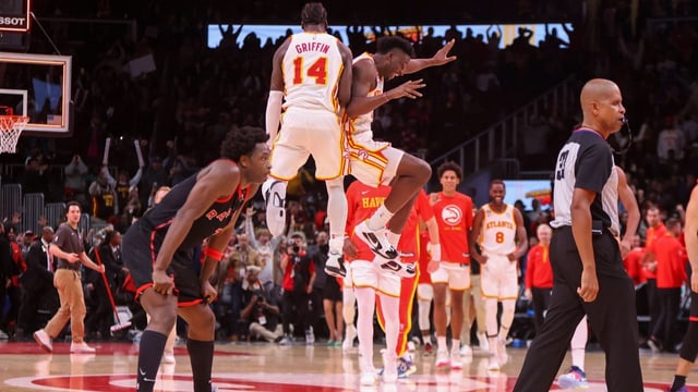  Capelas Hawks feiern hochemotionalen Overtime-Sieg