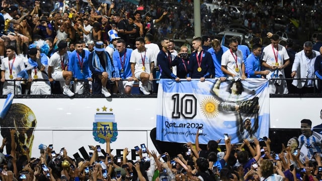  Argentinische WM-Helden müssen mit Helikopter «evakuiert» werden