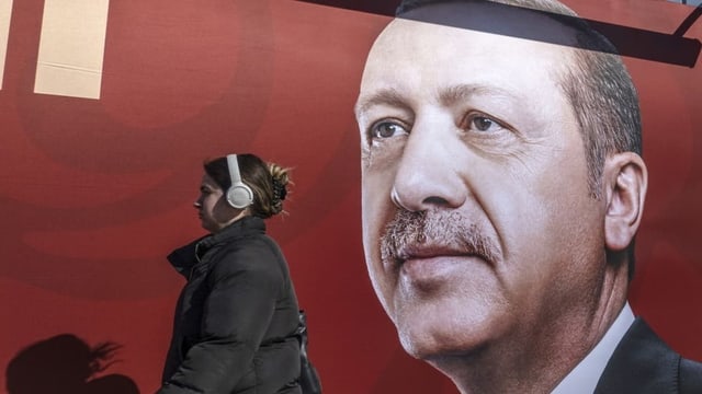  Erdogan kündigt vorgezogene Wahlen am 14. Mai an