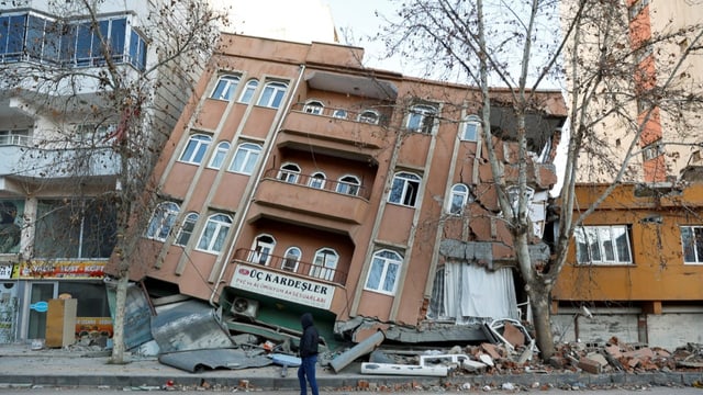  Zahl der Erdbeben-Toten steigt auf mehr als 16’000