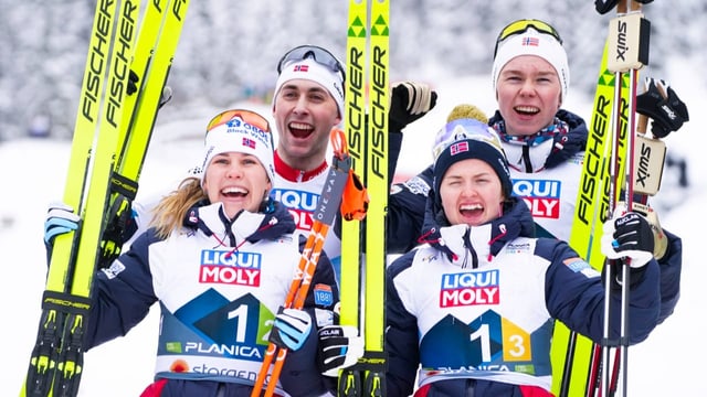  Norwegens Mixed-Team holt Gold bei der Premiere