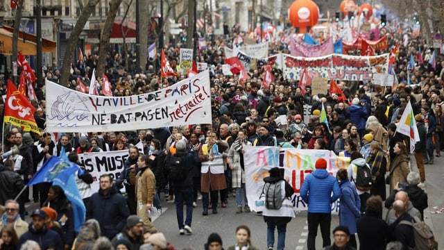  Hunderttausende demonstrieren in Frankreich gegen Rentenreform