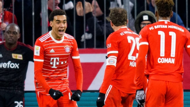  3:0 – Bayern lässt im Bundesliga-Spitzenspiel die Muskeln spielen