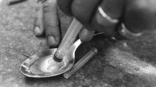  Jeder Zehnte heroinabhängig: Regierung sagt Drogen Kampf an