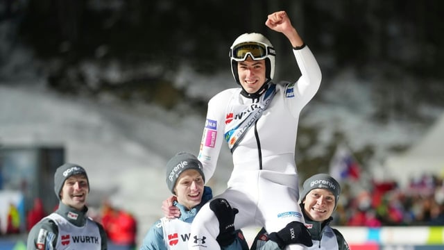  Zajc triumphiert auf der Grossschanze – Ammann bester Schweizer