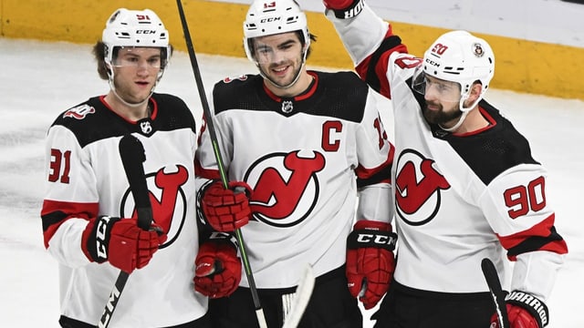  Hischier führt Devils zum Sieg – Boston knackt Rekord