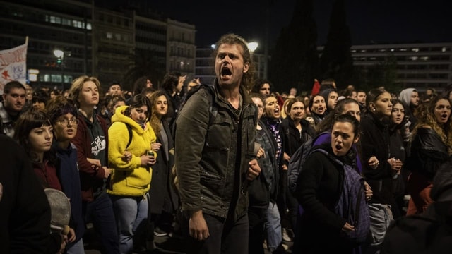  Proteste nach schwerem Zugunglück in griechischen Städten