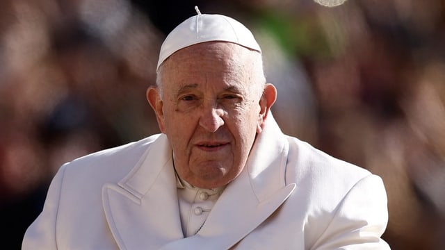  Papst Franziskus wegen Atemwegsinfekt im Spital