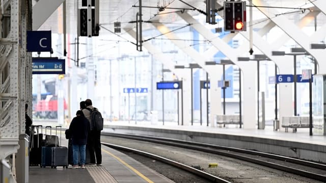  Bahnverkehr in Deutschland steht am Vormittag praktisch still