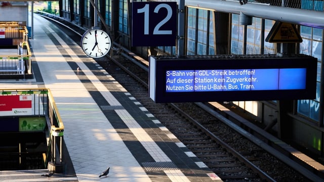  Warnstreiks an deutschen Flughäfen und bei der Bahn geplant