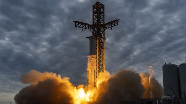  Start verschoben: Elon Musks Rakete bleibt am Boden