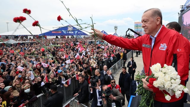  Türkeis Präsident Erdogan tritt erstmals wieder auf