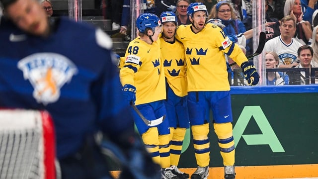  Schweden jubelt gegen Finnland nach Penalty-Krimi