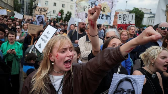  Tausende Menschen in Polen protestieren gegen Abtreibungsverbot