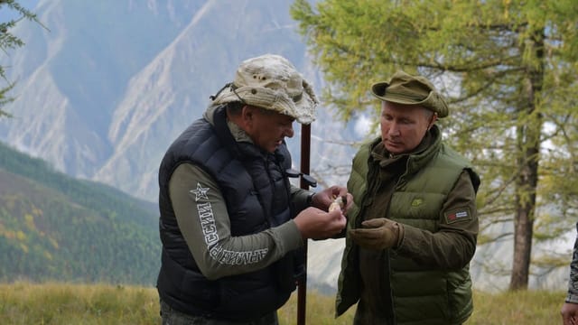  Putin und Schoigu verbindet mehr als nur die Arbeit