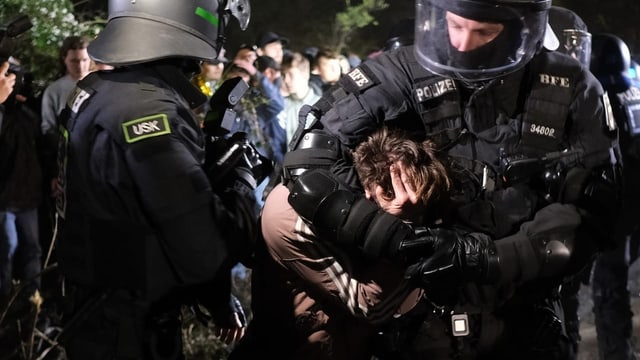  Krawalle in Leipzig auch in der Nacht – mehrere Beamte verletzt
