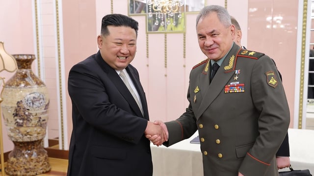  Sergei Schoigu ist zu Besuch bei Kim Jong-un