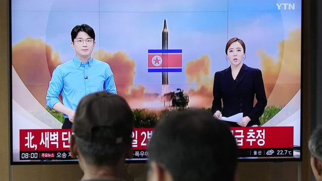  Nordkorea feuert als Reaktion auf U-Boot in Südkorea Raketen ab